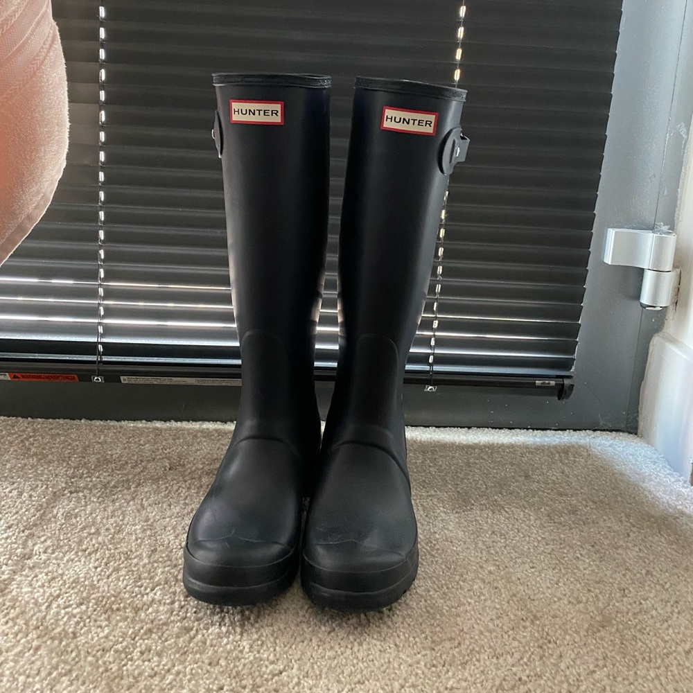 navy blue hunter boots